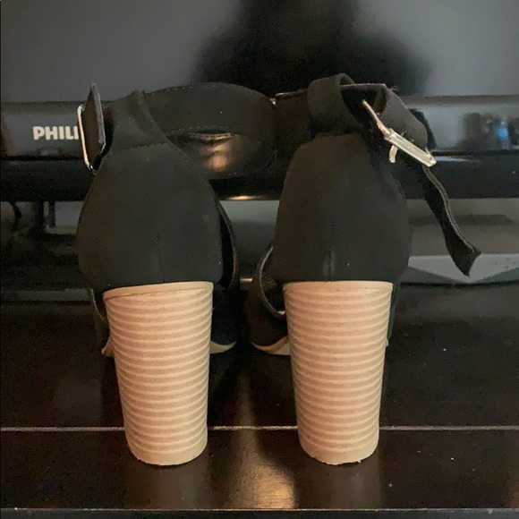 Open toe ankle strap shoes - Picture 4 of 5